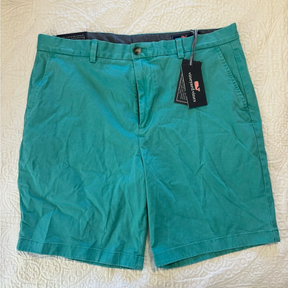 Vineyard Vines  Men's Green Shorts